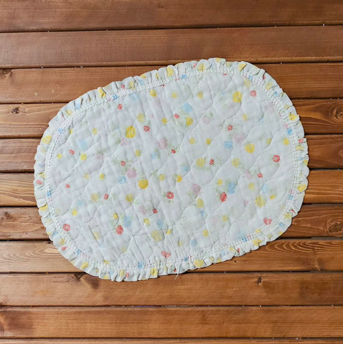 زیربشقابی پارچه ای گل گلی دور چین دار